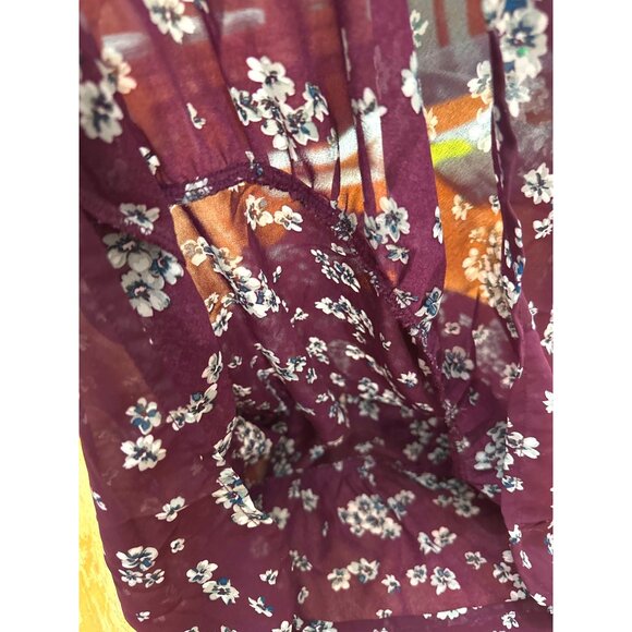 Aeropostale Sheer Floral Chiffon Blouse Size Small Burgundy White Bell Sleeves - Picture 10 of 10